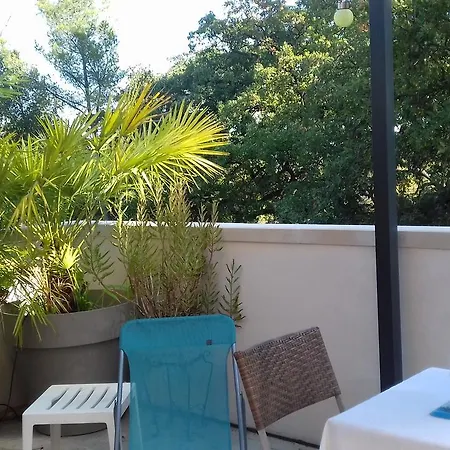 Oda ve Kahvaltı Bois Joli 4*